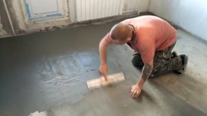 Шпаклюем полы кафельным клеем. Заливаем стяжку. ЖДЕМ ДОСТАВКУ #ремонт
