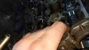 Визуальное сравнение посадки пластиковых и бронзовых полуколец распредвалов ЗМЗ 405-409