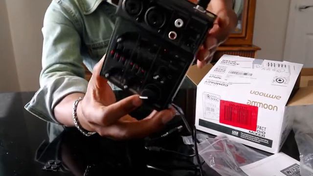 AMMOON AGM02 COMPACT AUDIO MIXER UNBOXING & REAL REVIEW смотреть онлайн