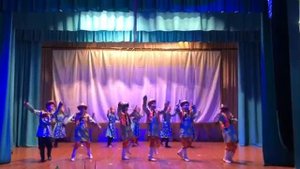 Хореографический коллектив "Наран Сэсэг", бурятский стилизованный танец "Хатар Наадан"
село Закулей,