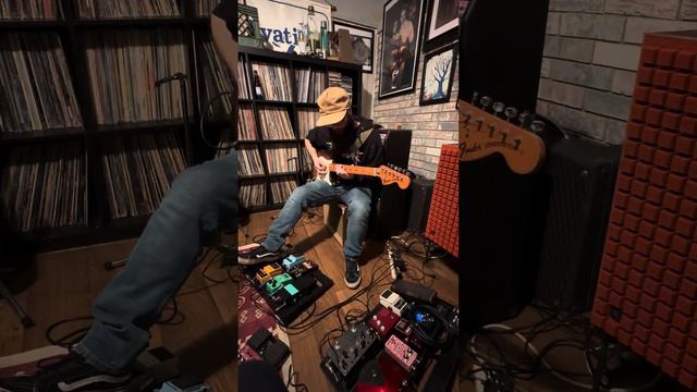 1974 Hardtail Strat, 1972 Fender Bandmaster Reverb, and Dr. Z 2x12 open back cab. смотреть онлайн