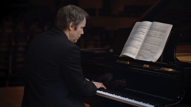 Aaron Chan performs Beethoven’s Sonata No. 7 in C minor, Op. 30 No. 2, I. Allegro con brio смотреть онлайн