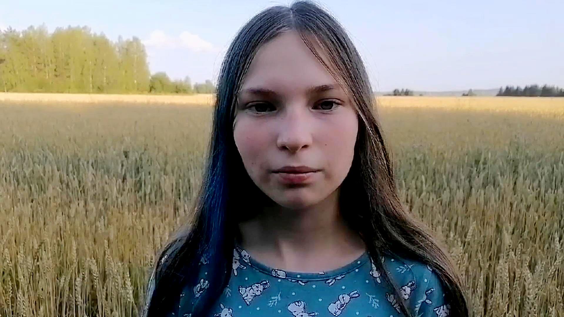 Ева Сметанина, 13 лет, "Наш позывной - Россия!", читает автор