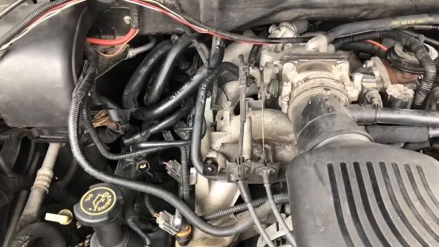 Como quitar las bobinas y bujias de una 97/03 Ford F-150 1/3 смотреть онлайн