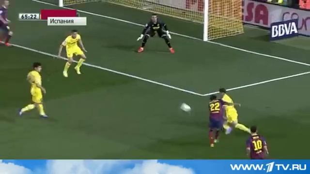 Достойный ответ Дани Алвеса на брошенный в него банан и победный гол Месси. смотреть онлайн