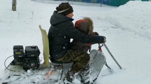 Покатушки на самодельном снегоходе