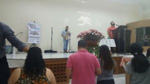 Lindo lindo lindo és! André Ricardo Vitorino saxofone/William Batista ministrando