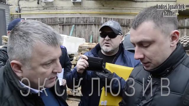 Смотреть Всем! На Саксаганского, 111 общественность и активисты не дают до конца уним чтожить до смотреть онлайн