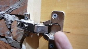 Ремонт туалета, заделка ниши стояка, обшивка панелями