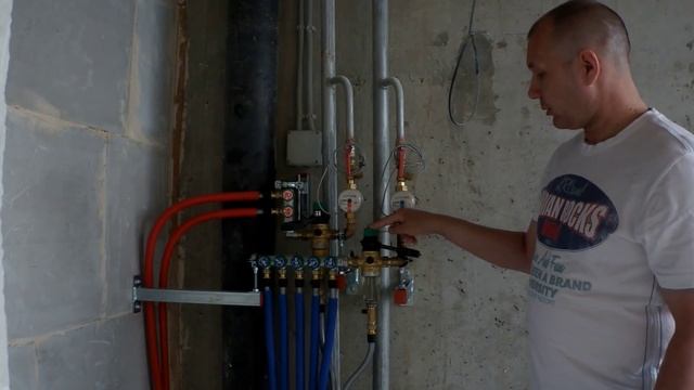 Коллекторный узел. Сантехнические работы.