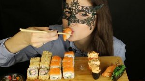 АСМР СУШИ РОЛЛЫ *ЗВУКИ ЕДЫ*/ASMR Mukbang SUSHI ROLLS 땅 寿司