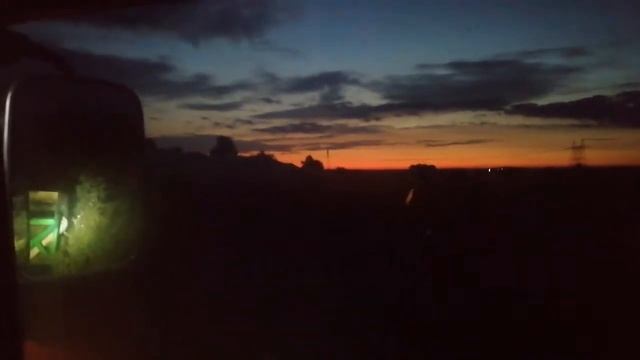 т-25 копает картошку рано утром