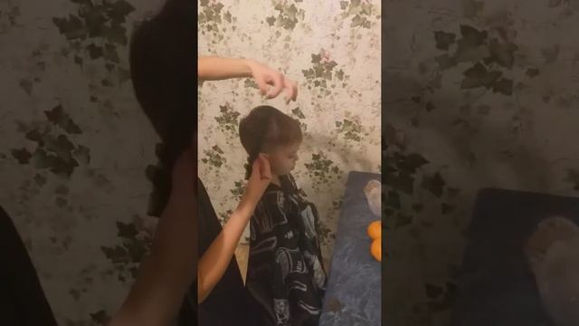 Как подстричь двух летнего ребенка. смотреть онлайн