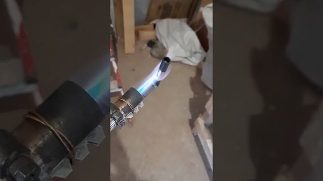 Скрутка и быстрая пайка проводов в распред коробке смотреть онлайн