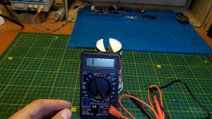 Как пользоваться мультиметром ? Как измерять тестером ? Учимся пользоваться.