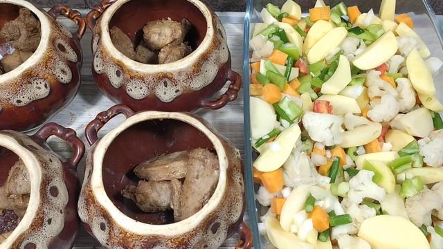 Овощи с мясом в горшочках-простой и вкусный ужин!! смотреть онлайн
