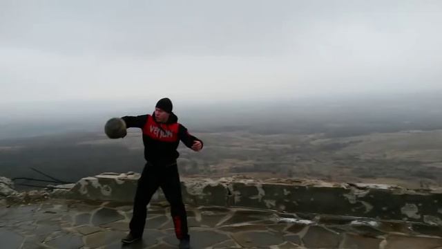 гиревое жонглирование Саур Могила kettlebell juggling Скачать в HD смотреть онлайн