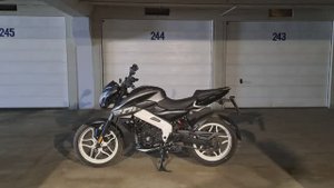 Как поставить мотоцикл на центральную подставку