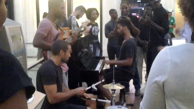 Beauty of paris live street music смотреть онлайн