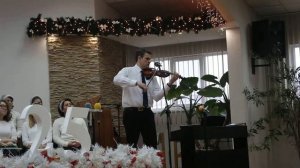 Инструментальное исполнение - скрипка в собрании Церкви Рождества