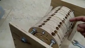 Магнитный мотор из фанеры