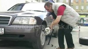 Как поменять колесо на легковом автомобиле?