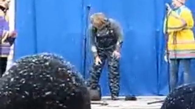 Kettlebell Lifting Epic Funny Fail / Прикол - гиря перевесила!