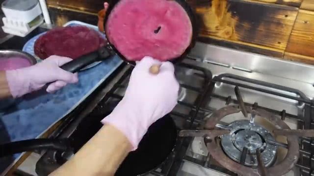 ЧЕРНЫЕ БЛИНЫ ОТ БЕЛОЙ КОЗЫ БОМБИЧЕСКИЙ ВКУС смотреть онлайн