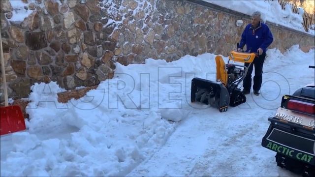 Démonstration avec la Fraise à neige STIGA ST 5266 PB TRAC смотреть онлайн