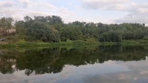 лодочный мотор 5 л.с. глисирует в двоем лодка 310 с жестким дном и бак 20л в лодке.