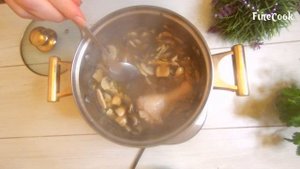 Нежный сливочный суп с грибами и курицей