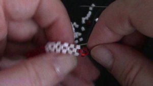 Красно- белый браслет из бисера Бисероплетение Beard bracelet Украшение из бисера jewelrik