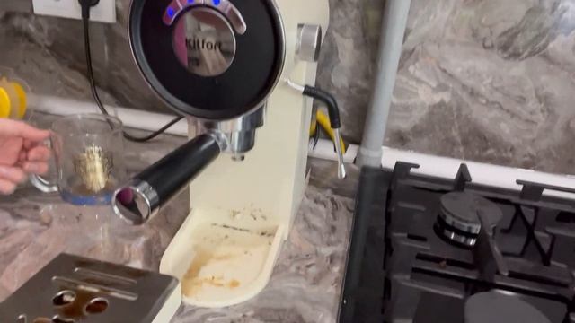 Готовим вкусный кофе дома с помощью кофеварки Kitfort-KT-783-1 смотреть онлайн