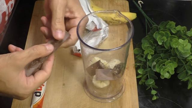 Домашнее Банановое молоко с кусочка шоколада / просто и вкусно смотреть онлайн