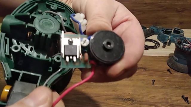 Сравнение эксцентриковых (орбитальных) шлифовальных машин. Часть 2. Makita BO5041 и Калибр эшм-420р смотреть онлайн