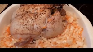 Курица запечённая в пиве с яблоками и квашеной капустой