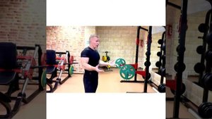 Строгий подъём на бицепс: разбор соревновательной техники