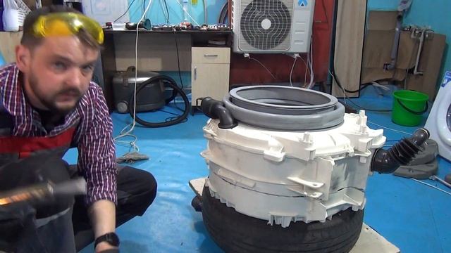 Замена подшипников в стиральной машине Индезит с неразборным баком. (Курс видео №10) смотреть онлайн