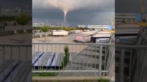 ТОРНАДО В ГОРОДЕ КИЛЬ ГЕРМАНИЯ