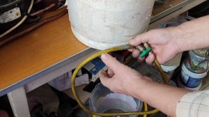 автономный капельный полив на неделю своими руками. капельный полив для дачи #самоделки