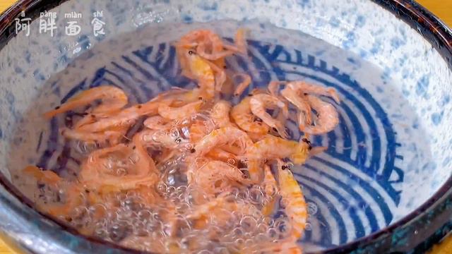 1根萝卜加3个鸡蛋，简单易做营养又美味，孩子三天两头吵着要吃【阿胖面食】