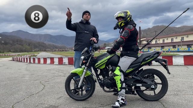 Серия 2. Первое падение. Контрруление. Как сдать экзамен на А категорию? Джимхана на минималках. смотреть онлайн