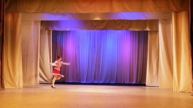 "Душечка-Вертушечка " Семьянова Настя народный танец соло категория 16-19 лет Россия г. Кемерово
