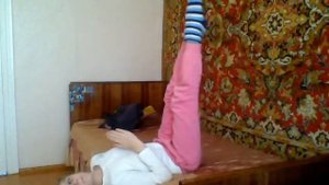 челендж висеть вниз головой