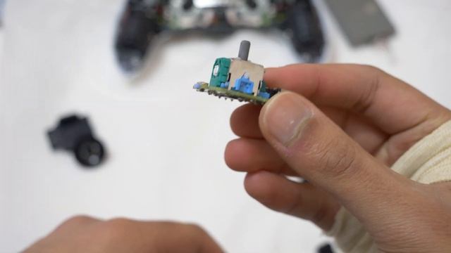 Dualsense EDGE Thumb Stick Module Disassembly - Will it Stick Drift?