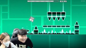 How GOOD is my girlfriend at Geometry Dash? (PLAYING ALL ROBTOP OFFICIAL LEVELS)