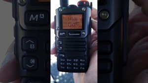 Quansheng uv-k5 (8) con antena telescópica RH-660S.