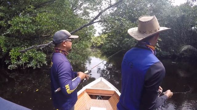 Bangau's Fishing trip with Indo-pacific Tarpon смотреть онлайн