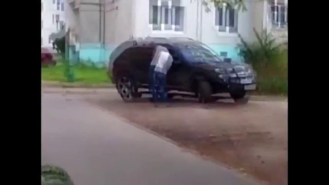 Смешные приколы на дорогах. Весёлые истории, шутки, юмор, смех. Funny jokes on the roads. смотреть онлайн