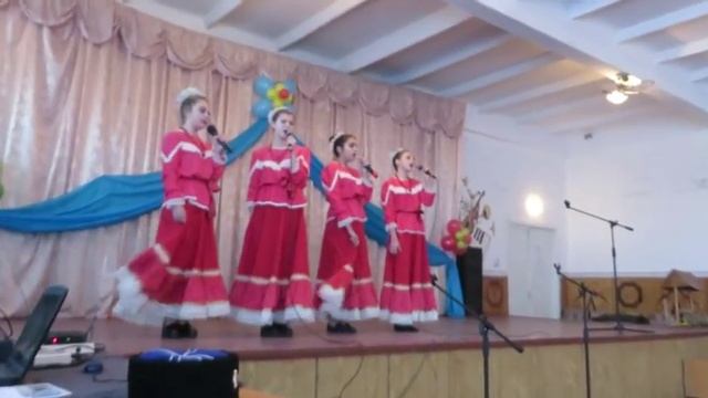"Едут наши казаки" , ансамбль казачьей песни "Родничок" Первомайская СОШ №1 смотреть онлайн